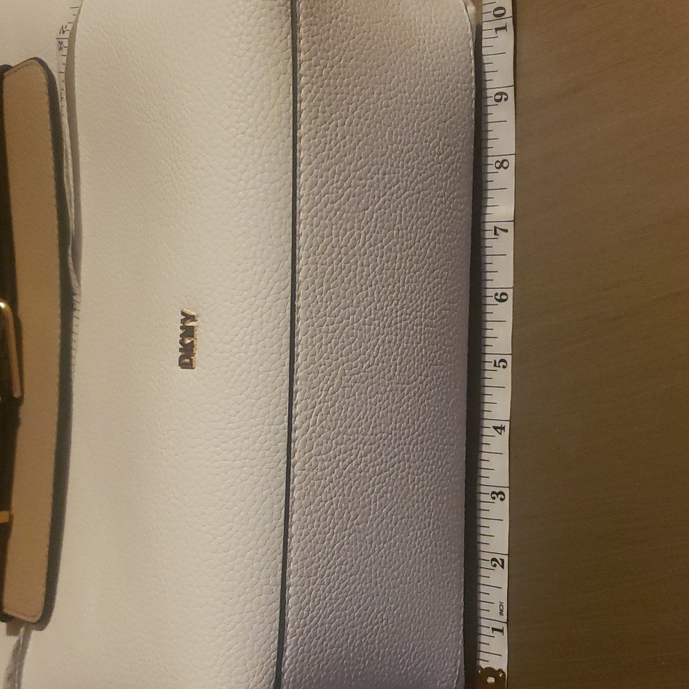 DKNY WHITE AND TAN TOTE SHOULDER BAG - Picture 8 of 11